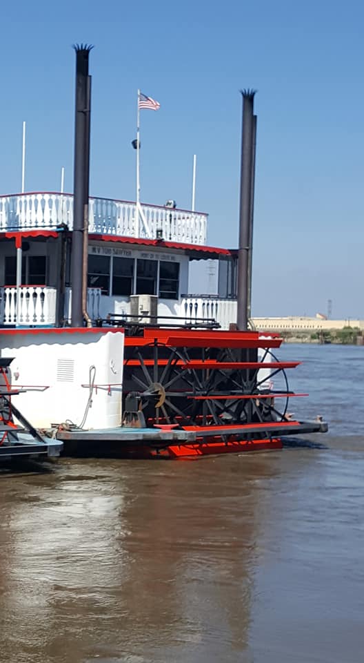 Gateway Arch Riverboat
