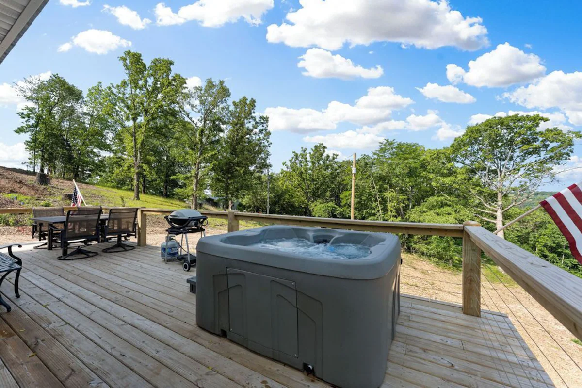 Pearl Bay in Branson, Missouri