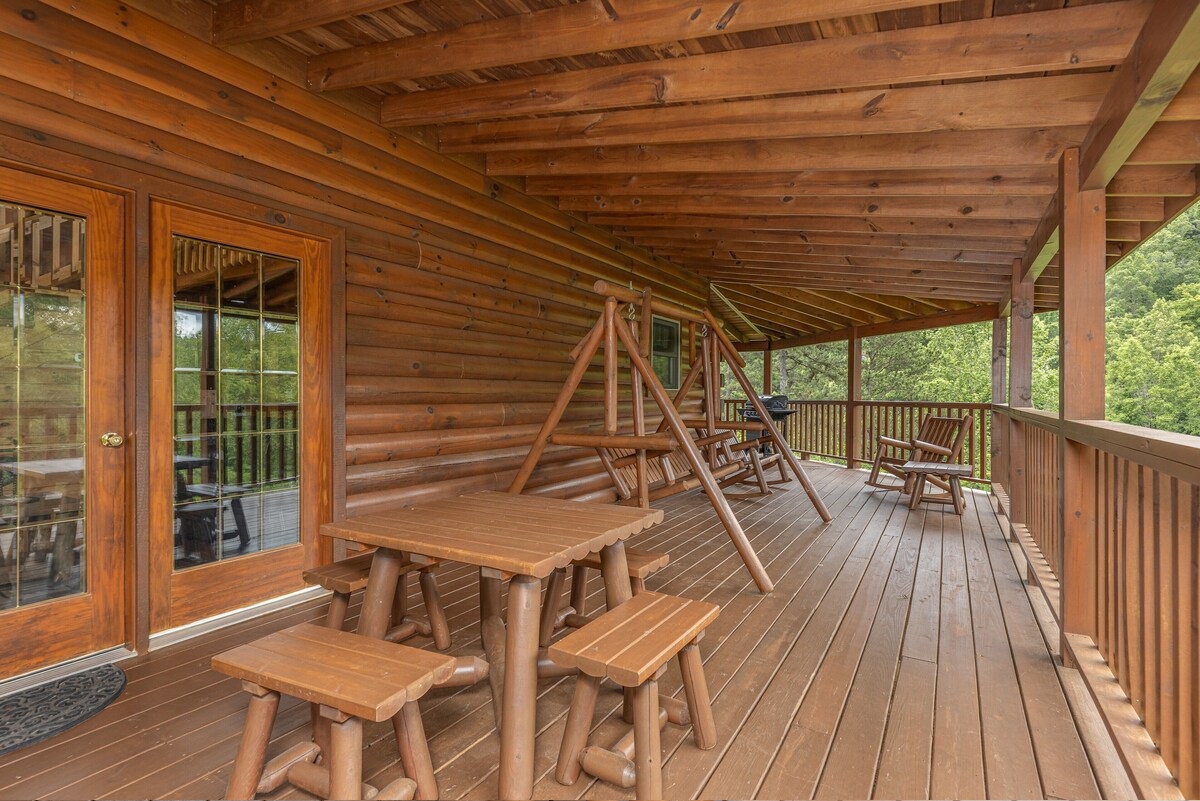 Bearadise Lodge in Pigeon Forge