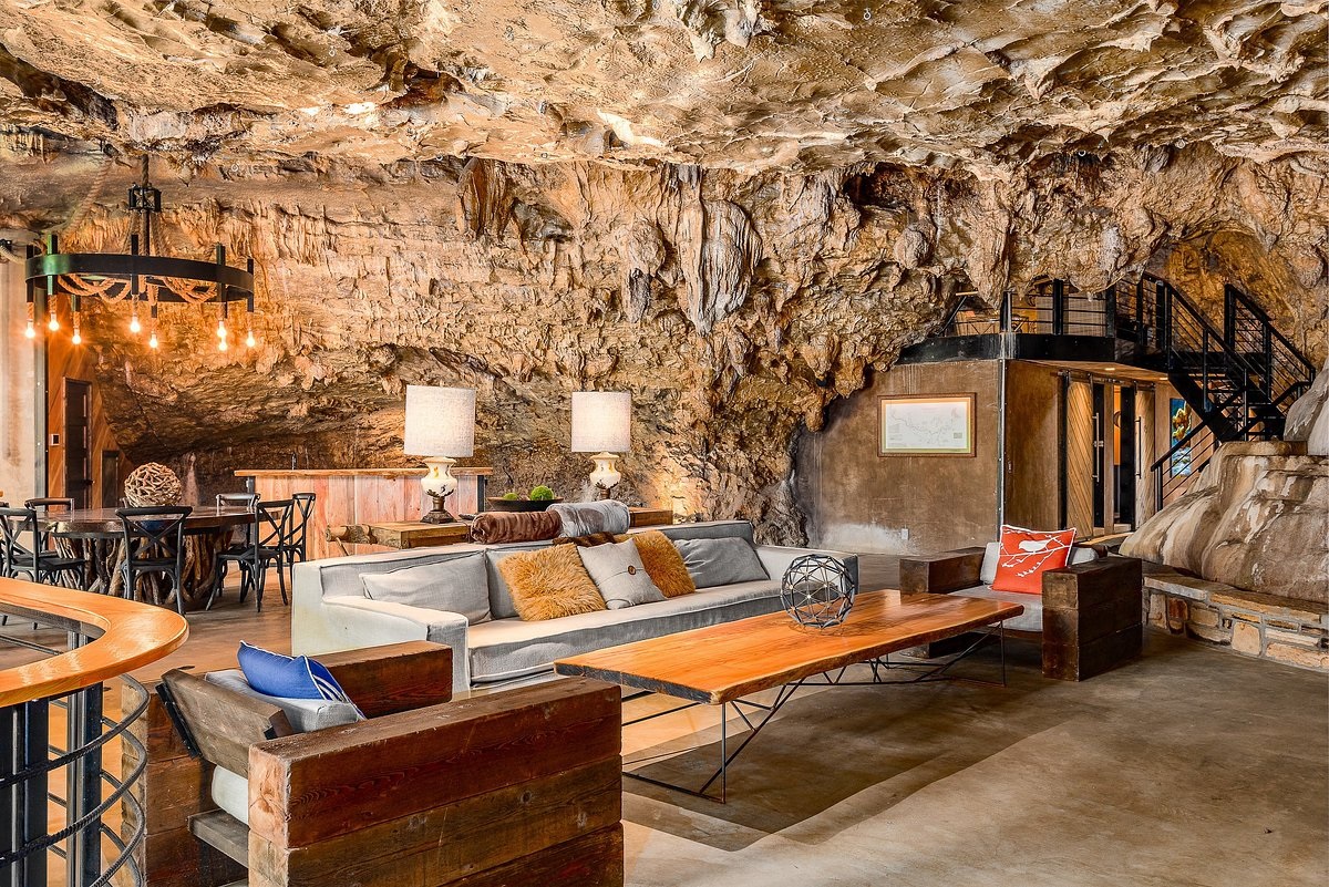 Beckham Creek Cave Lodge