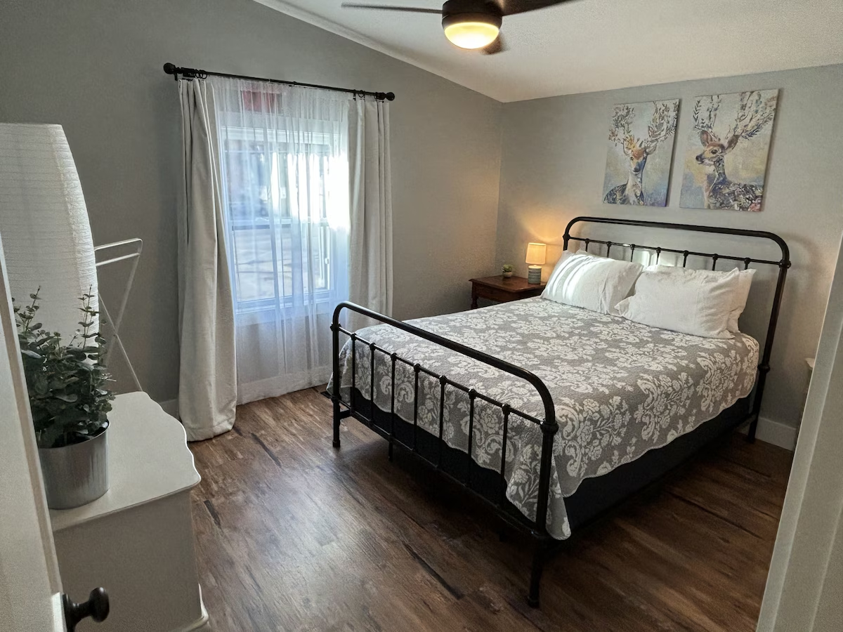 Hermann Crown Suites
