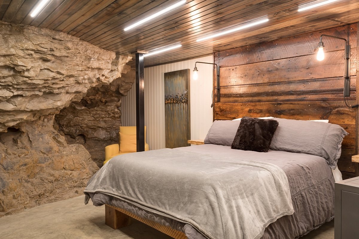 Beckham Creek Cave Lodge